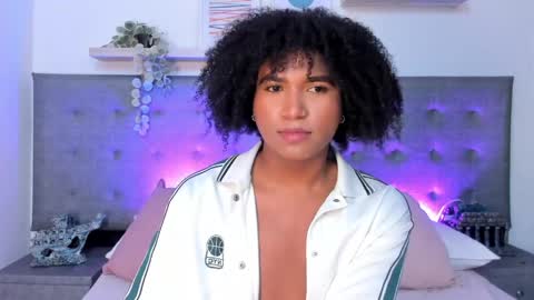 AXEL  online show from May 19, 2026, 8:59 pm