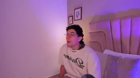 Snapshot of axel_creed chatting on February 11, 2026, 11:04 am Yooung King online show from February 11, 2026, 11:04 am