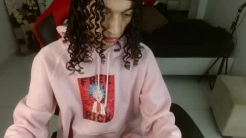 Snapshot of axel_fox7 chatting on May 5, 2026, 12:40 am Axel online show from May 5, 2026, 12:40 am