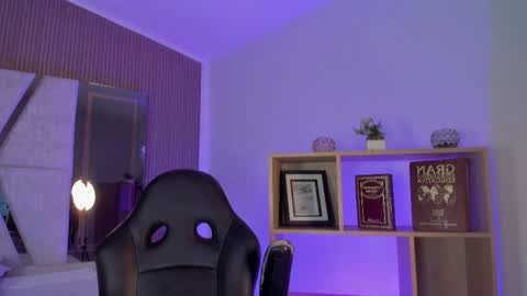axel_grey_ online show from June 1, 2026, 12:40 pm