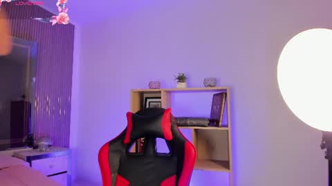 Snapshot of axel_grey_ chatting on July 14, 2026, 12:44 pm axel_grey_ online show from July 14, 2026, 12:44 pm
