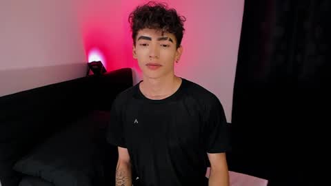 Axel online show from June 20, 2026, 2:36 am