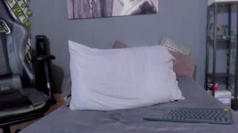 Axel online show from January 4, 2025, 3:29 am