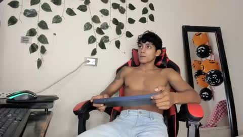 axel_rosse2 online show from October 26, 2025, 8:04 pm