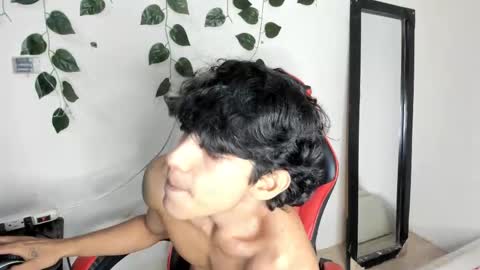 axel_rosse2 online show from November 25, 2025, 10:43 pm