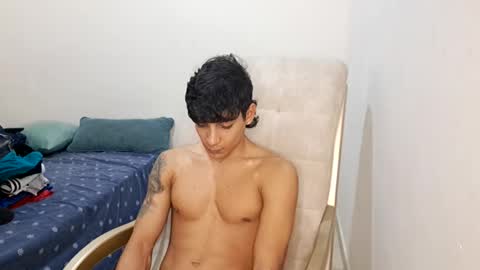 axel_rosse2 online show from January 18, 2026, 7:01 am
