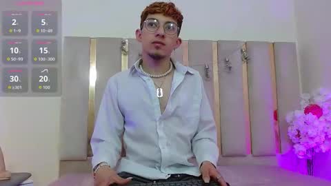 AXEL  online show from October 21, 2025, 3:51 am