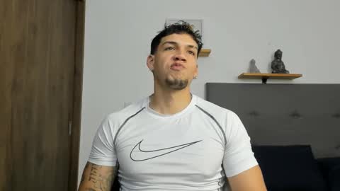 INDEPENDENT MODEL  online show from September 16, 2025, 9:49 pm