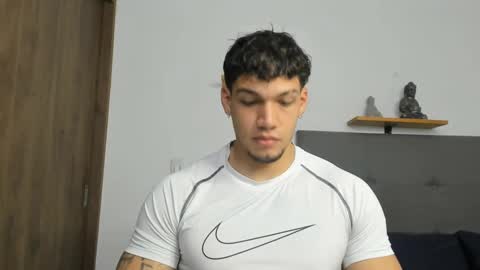 INDEPENDENT MODEL  online show from September 29, 2025, 1:38 pm