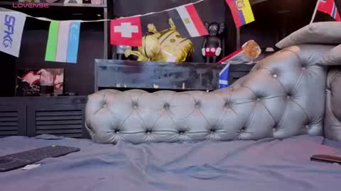 Axel  online show from June 30, 2026, 8:32 pm