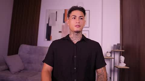 Snapshot of axel_villa chatting on September 25, 2025, 6:33 pm Agustin online show from September 25, 2025, 6:33 pm