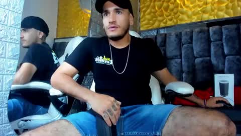 Axell Cross2 online show from March 1, 2025, 11:47 pm