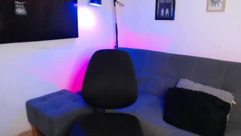 axell online show from April 8, 2026, 2:00 am