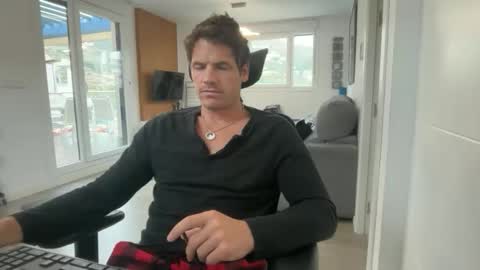 Axel Shore online show from April 24, 2026, 1:57 pm