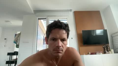 Axel Shore online show from April 28, 2026, 9:58 am