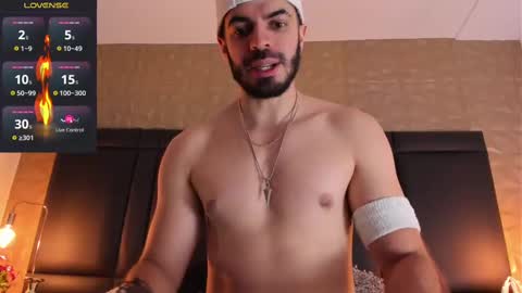 Snapshot of axelthompsom chatting on October 9, 2025, 11:52 am Axel Thompsom online show from October 9, 2025, 11:52 am