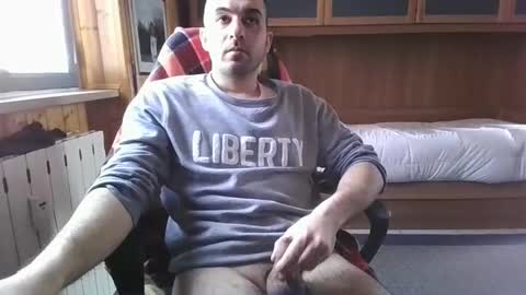 Snapshot of axelxidan chatting on February 23, 2025, 12:16 pm Axel online show from February 23, 2025, 12:16 pm