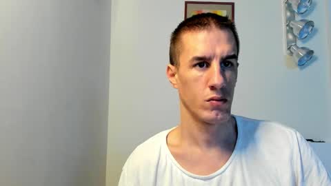 Axl online show from December 2, 2025, 1:33 am