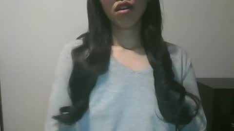 Snapshot of axuepetitt chatting on December 11, 2024, 5:15 pm axue online show from December 11, 2024, 5:15 pm