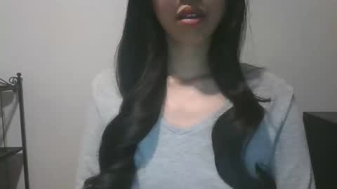 Snapshot of axuepetitt chatting on December 14, 2024, 12:44 am axue online show from December 14, 2024, 12:44 am