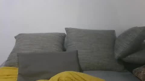 axue online show from December 22, 2025, 8:50 pm