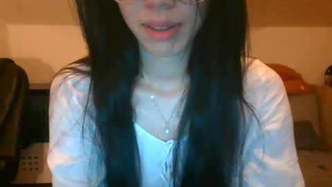 axue online show from August 4, 2026, 8:33 pm