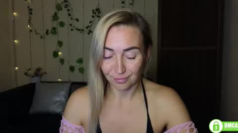 Jully online show from October 23, 2025, 6:39 pm