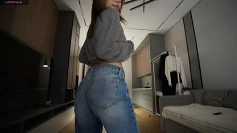 Aya online show from May 17, 2026, 2:24 pm