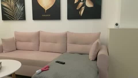 Ayabellle online show from September 13, 2025, 7:57 pm