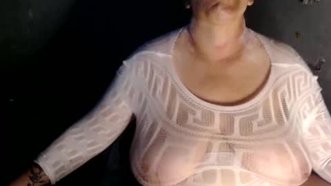 ayantipondz69 online show from October 25, 2025, 1:24 am
