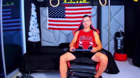 Ayden Miller online show from December 30, 2024, 12:43 am