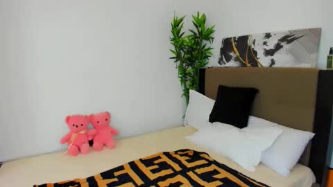 AYESHA online show from March 14, 2026, 1:27 pm