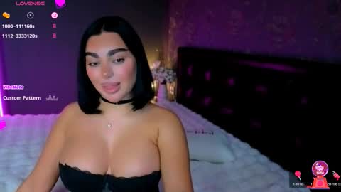  Ayla Demir  online show from November 9, 2025, 10:41 pm