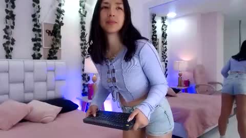 Ayla online show from June 25, 2026, 7:40 pm
