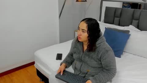 Ayla online show from January 6, 2025, 12:05 am