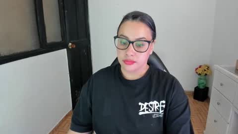 SandyMODELINDEPENDIENT online show from October 17, 2025, 1:46 pm