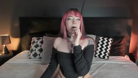 Aylen online show from February 3, 2025, 7:42 pm