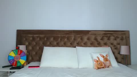 Aylin online show from September 15, 2025, 1:05 am