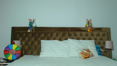 Aylin online show from December 17, 2025, 3:34 am