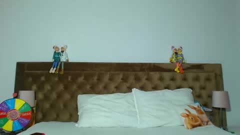 Aylin online show from December 23, 2025, 5:16 am