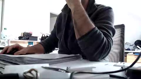 aylinniyerim online show from March 16, 2026, 10:19 am