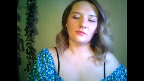 ayrix online show from October 7, 2025, 11:02 pm