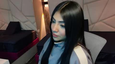 Aysel online show from October 19, 2025, 9:37 pm