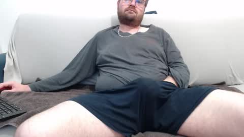 Snapshot of azer912 chatting on October 5, 2025, 8:23 am Azer online show from October 5, 2025, 8:23 am