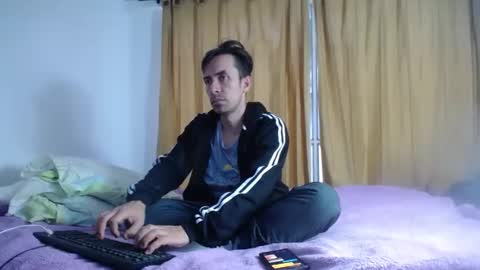 Snapshot of aziel_xxx chatting on February 25, 2025, 10:50 pm AZIEL online show from February 25, 2025, 10:50 pm