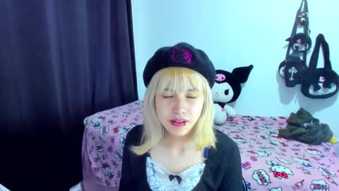 Azu Moure online show from November 22, 2025, 4:33 am