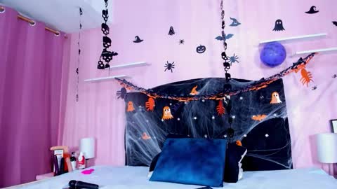 azul_moon online show from October 22, 2025, 4:13 am