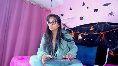 azul_moon online show from November 3, 2025, 3:41 am