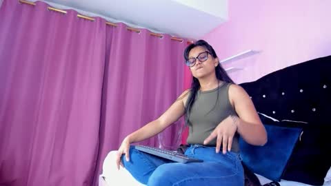 azul_moon online show from November 11, 2025, 3:50 am