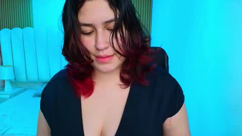 Snapshot of azul_veraa chatting on February 4, 2026, 12:11 pm Azul online show from February 4, 2026, 12:11 pm